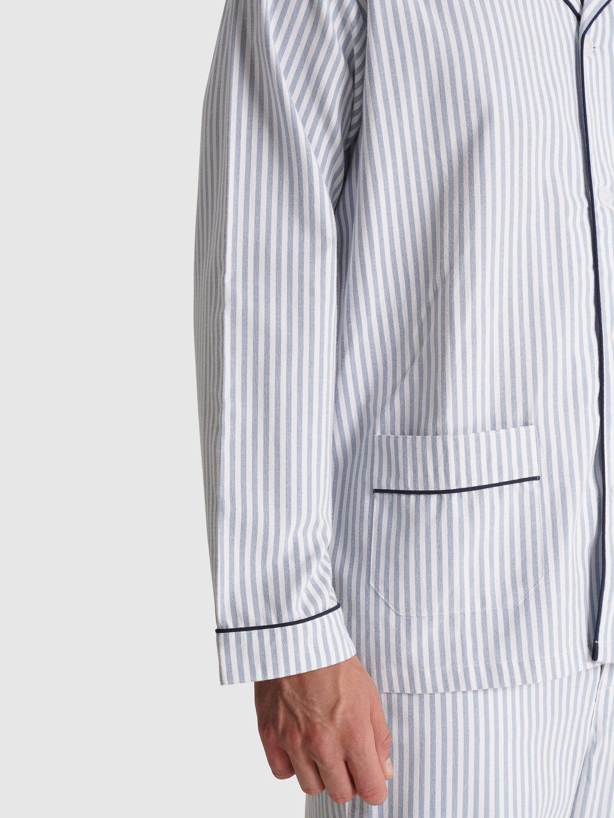 PIJAMA ALGODÃO CLASSIC FIT AZUL ÀS RISCAS MR. BLUE